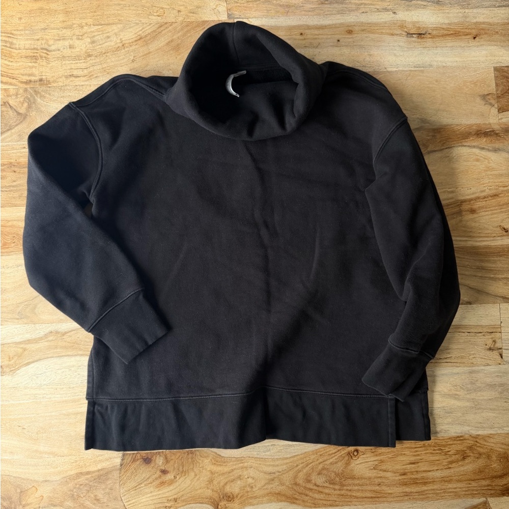 Athleta black pullover (XS)
